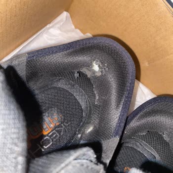 Skechers Yırtılan Ayakkabısını İade Kabul Etmiyor