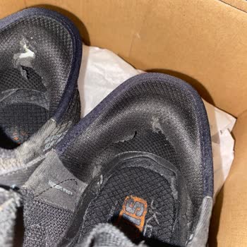 Skechers Yırtılan Ayakkabısını İade Kabul Etmiyor