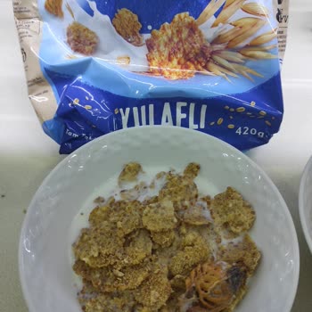 Nestle Nesfit Yulaflı Sade Gevrek İçerisinden Şeftali Çekirdeği Çıktı!