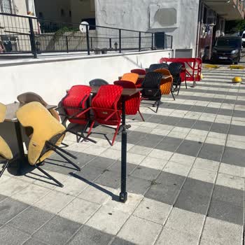 Bağcılar Belediyesi Çay Ocağı Kaldırımı İşgal Etti