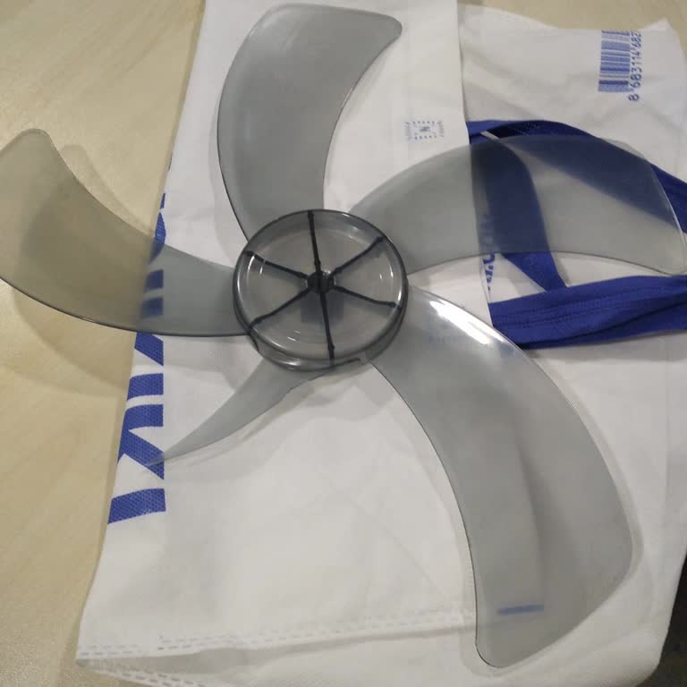 Migros Joysidea Marka Vantilatör Pervanesi Kendiliğinden Çatladı