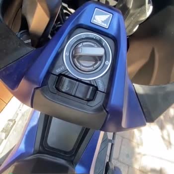 Honda ADV  350 Bagaj Açma Tuşunun Boyası Kalktı Garanti Red Verdi!