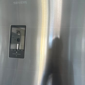 Siemens Buzdolabında Kalite Sorunu: Çizgiler Ve Logo Söküğü