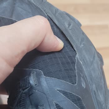 Salomon Garanti Sözünün Arkasında Durmuyor Ayakkabıları Kalitesiz