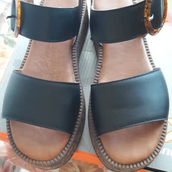 FLO Ayakkabı Alerji Yaptı Çözüm Bulunmasını İstiyorum.