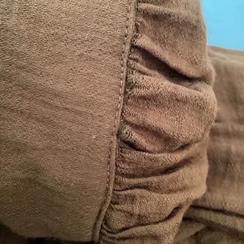 Koton'dan Aldığım Elbise Kendi Kendine Kumaşı Dökülüyor