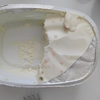 A101 Milkten Labne Durduk Yere Bozuldu