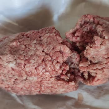 Köfteci Yusuf Kıyma Yerine Beyaz Bişi Göndermiş