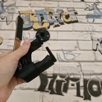 Kozmos Müzik Aletleri Elektro Gitar Duvar Askısı Kırıldı