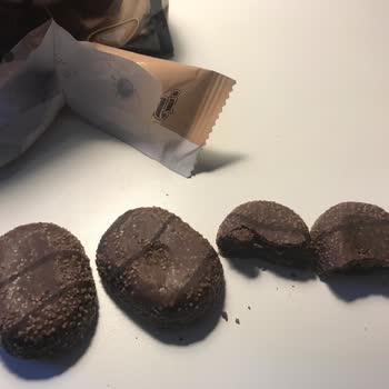 Eti Gıda Browni İntense Beyaz Noktalar