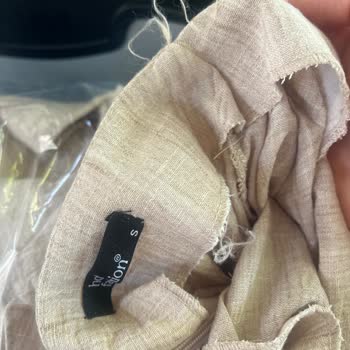 H&r Butik Yırtık Kokulu Yanlış Ürün