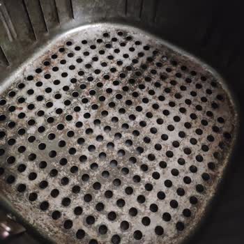Kumtel Fastfryer Sepetinde Soyulmalar Var