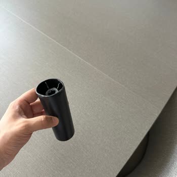 Enza Home Koltuk Kendi Olduğu Yerde Dökülüyor