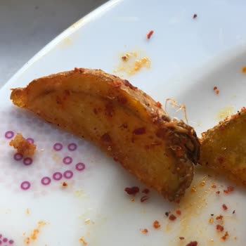 Torku Dondurulmuş Patatesin İçinden Böcek Benzeri Bir Tür Çıktı!