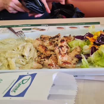 İzmir Mavişehir Köfteci Ramiz. En Kötü Çorba Ve Köri Soslu Tavuk.