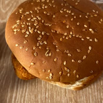 Burger King Dudullu Şubesinde Şok Edici Olay: Chicken Hamburgerden Solucan Çıktı