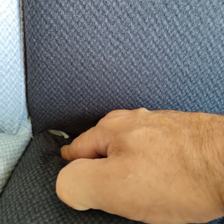 Mondi Mağazasından Aldığımız Koltuk Takımında Yırtık Problemi