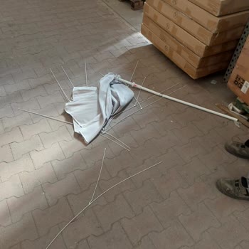 Bauhaus Beylikdüzü Mağazası Kalitesiz Plaj Şemsiyesi Satıyor