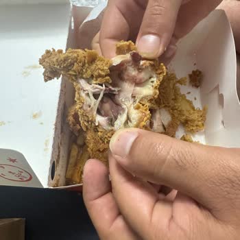 Popeyes Etler Çiğ Pişmemiş