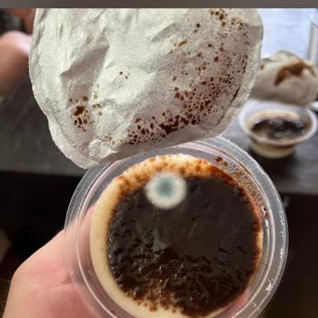 Eker Bozuk Ve Küflü Eker Ürünleri