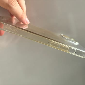 Spigen İphone 15 Kılıf Liquid Crystal Crystal Clear 20 Günde Sarardı