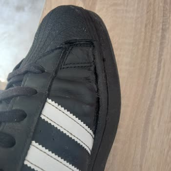 Adidas Superstar Ayakkabıda İç Kısım Sorunu