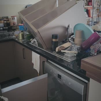 Mersin Oktay İnşaat Mix Motto Sitesindeki Dairemin Mutfak Dolabı Çöktü