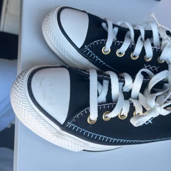 Converse Giyilmiş Ayakkabı Gönderiyor