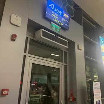 Ajet Bizi Havaalanında Tam 9 Saat Bekletti!