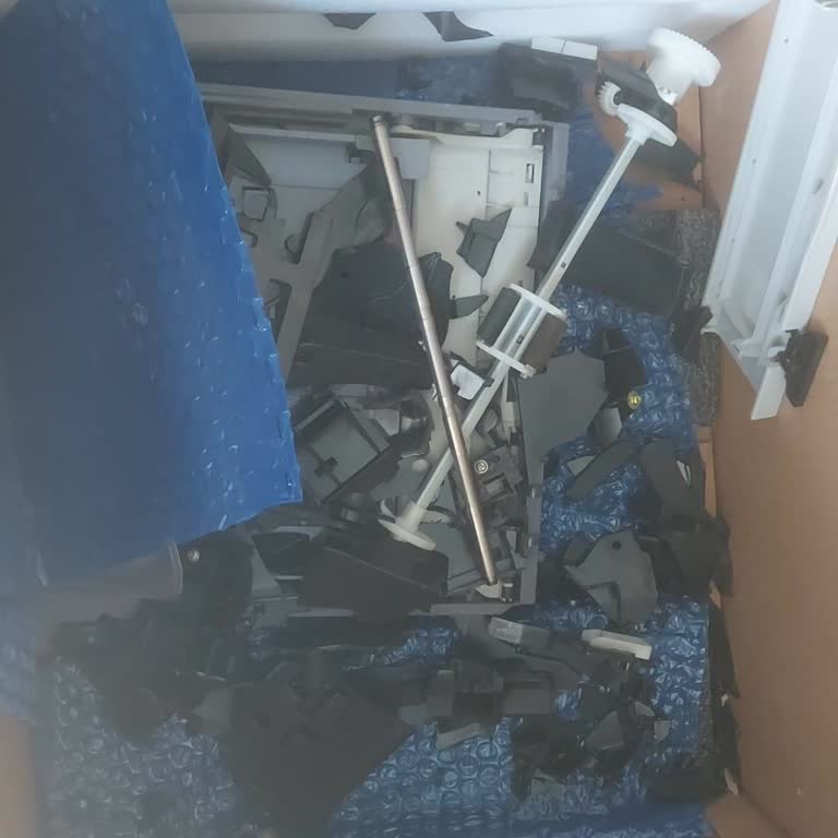 PttAVM PTT Kargo Kargolara Bilinçli Hasar Veriyor.