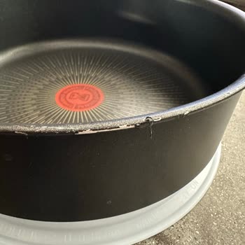 Tefal Ton Tencere Setinin Kenarları Soyuluyor