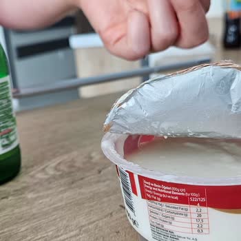 Eker Sütlaç Çift Ambalaj SKT Ve Parti No Fotoğrafta Gösterildi
