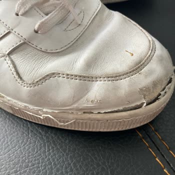 Lacoste Occasion Spor Ayakkabının İki Haftalık Ömrü Hakkında