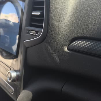 Renault 2020 Megane 4 1.3 Tce Marka Aracın Göğüs Kısmındaki Kabarma