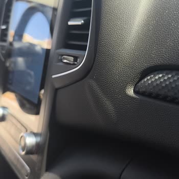 Renault 2020 Megane 4 1.3 Tce Marka Aracın Göğüs Kısmındaki Kabarma