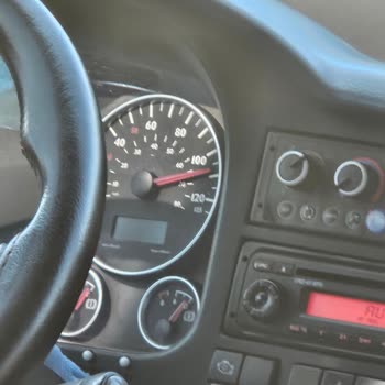 Didim Seyahat Şoförü Rötar Yaptı Ve Yolcuların Arkasından Konuşuyor.