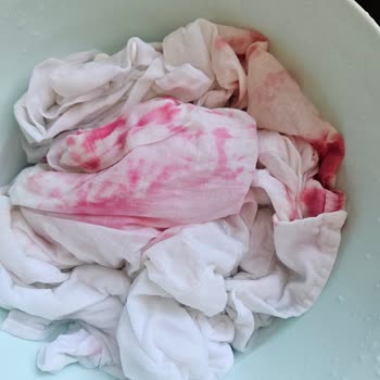 Domestos Beyaz Gömleğimi Mahvetti