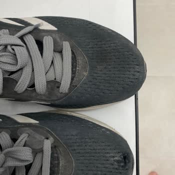 Adidas Ürününün Arkasında Durmuyor