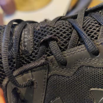 Under Armour 4 Aylık Ayakkabı Her Yerinden Sökülüyor