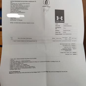 Under Armour 4 Aylık Ayakkabı Her Yerinden Sökülüyor