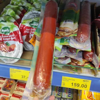 BİM Soğuk Dolap Ürünleri Bozuk Ve Çalışanları Tehdit Edici Konuşuyor