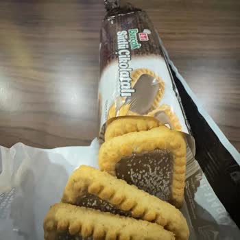 Eti Burçak Bozuk Sütlü Çikolata