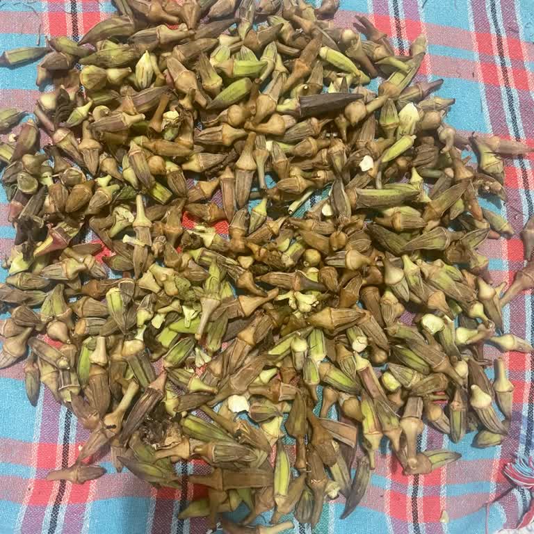 Fatma'nın Bahçesi Çürük Bamya Ve İlgisiz Hizmet