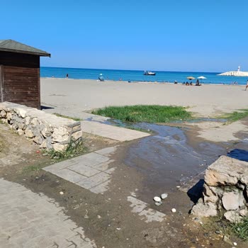 Erdemli Belediyesi Halk Plajındaki Kötü Görünüm