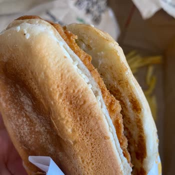 Burger King İçinden Kıl Çıkan Hamburgerin Ücret İadesini Yapmıyor