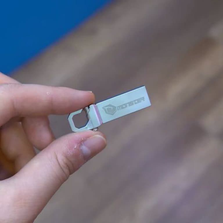 Monster Notebook Kalitesiz Flash Bellek Veriyor