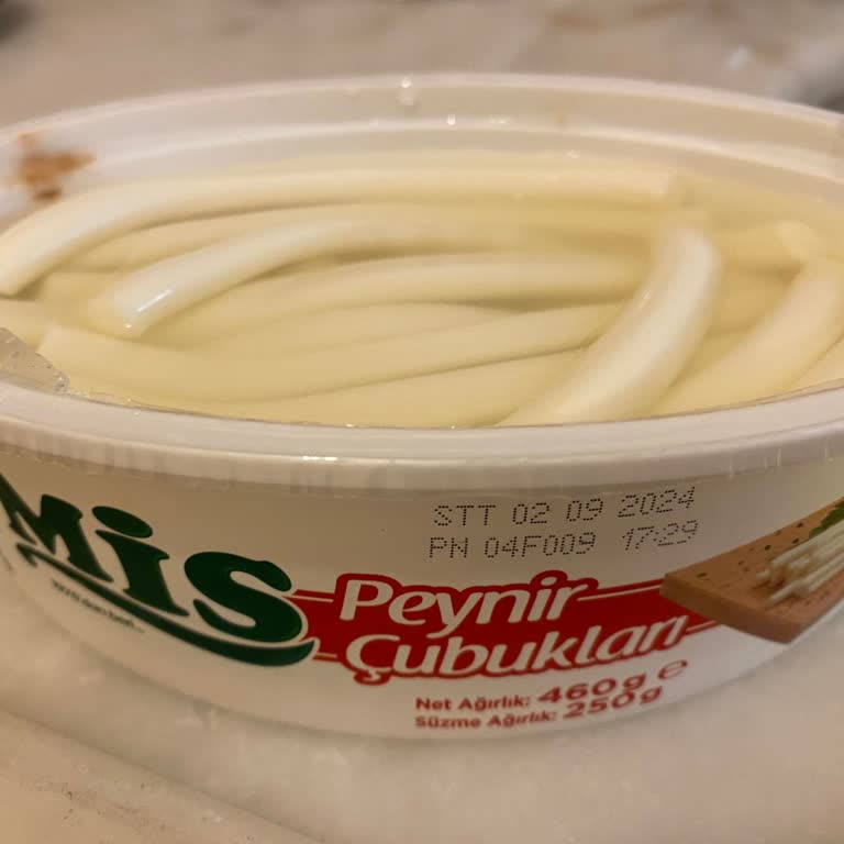 Şok Marketler Şok Mağazasında Bozuk Peynir