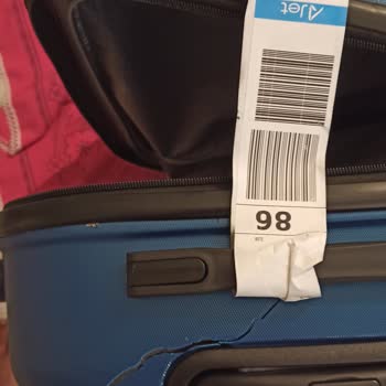 A Jet Valizim Parçalandı