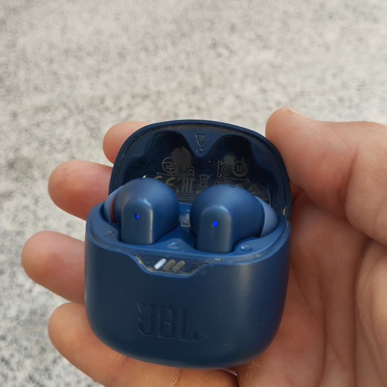 JBL Tune Flex Sağ Kulaklık Şarjı Çabuk Bitiriyor