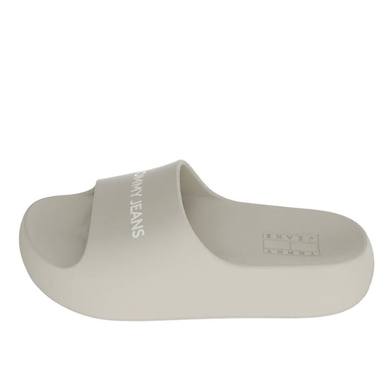 Tommy Hilfiger Kullanıcı Hatası Denen Terlik Küçülmesi